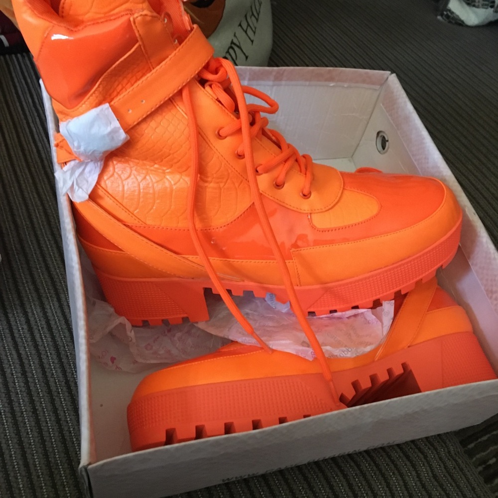 🔥🧡🔥🧡 NEON ORANGE COMBAT BOOTS